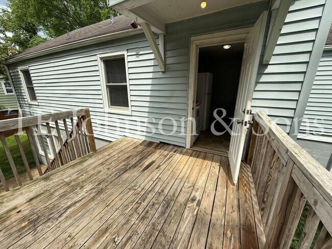 Building Photo - Charming Renovated 3BR Home