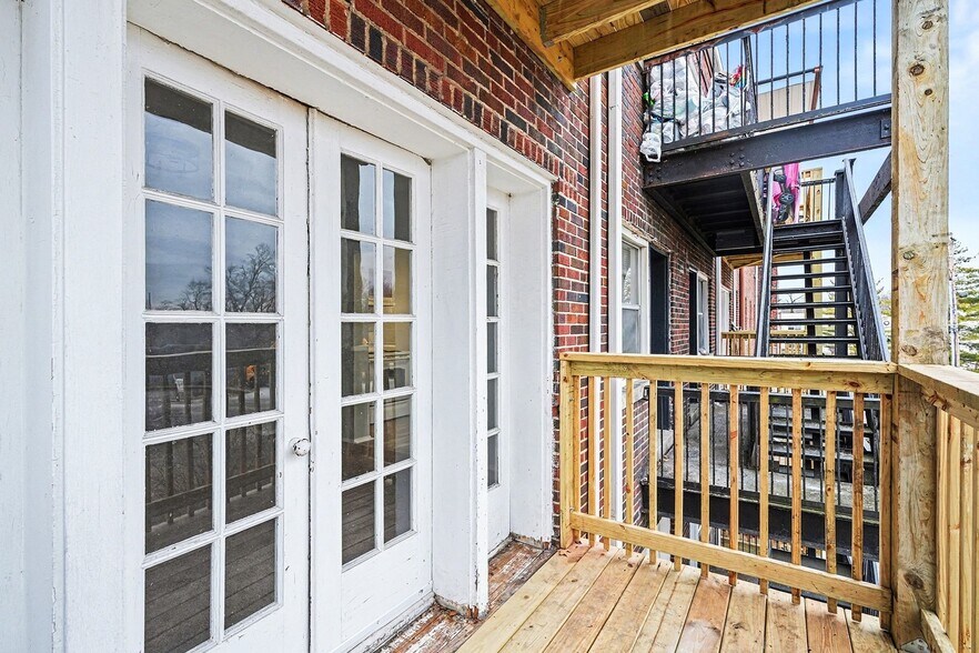 Building Photo - 564 Glenwood Ave