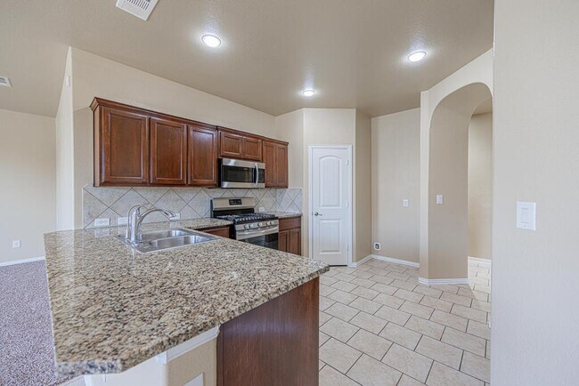 Building Photo - 7216 Brooks Ranch Rd