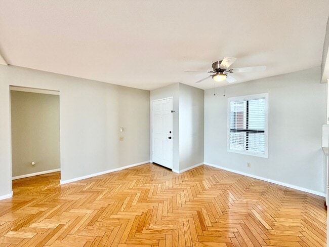 Building Photo - AVAILABLE NOW!! 3 Bedroom 2 Bathroom Condo in Palm Springs!