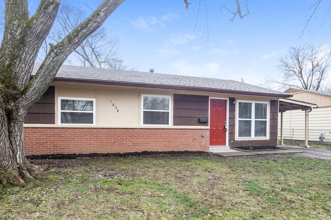 Building Photo - 1638 Clyde Pl