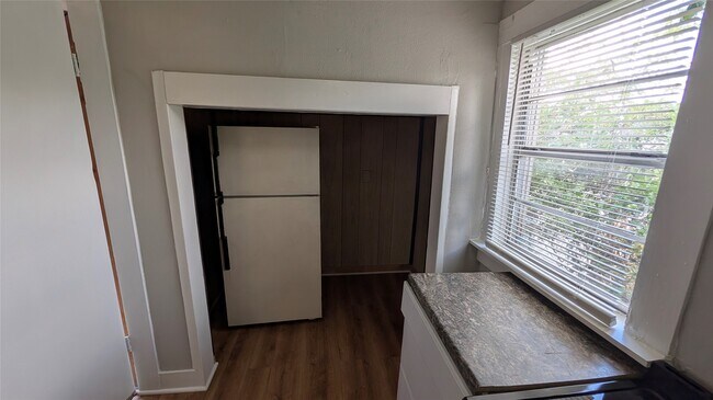 Building Photo - 6523 Avenue C