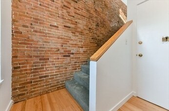 Building Photo - 99 W Springfield St