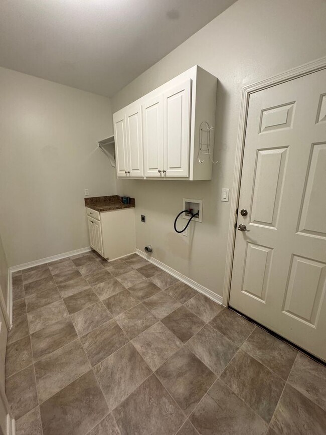 Building Photo - Beautiful 3 Bedroom home in The Haven