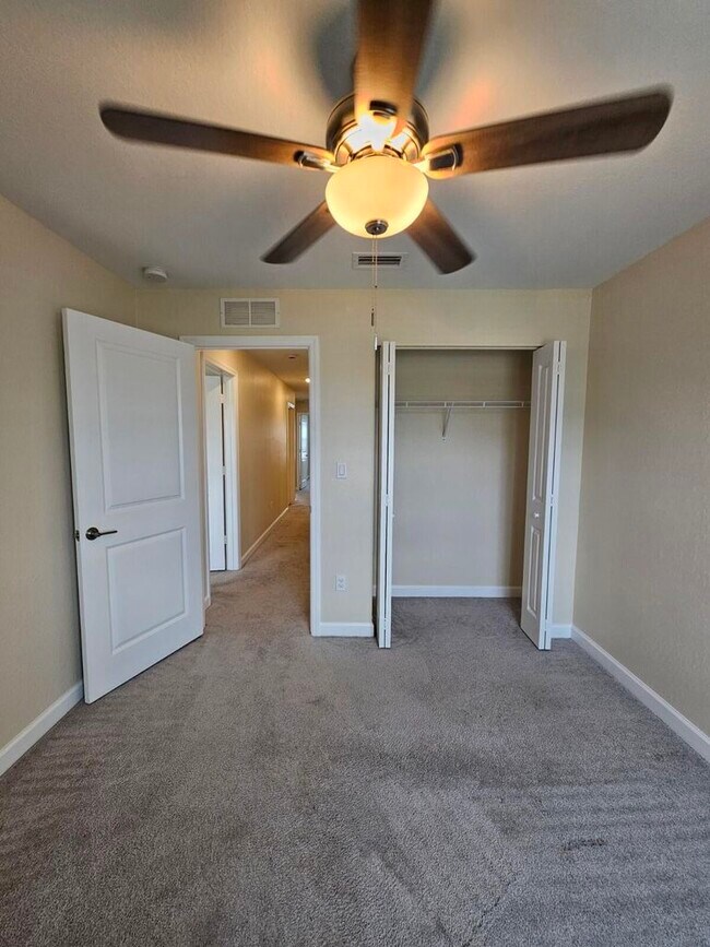 Building Photo - 6951 Harbours Edge Ave