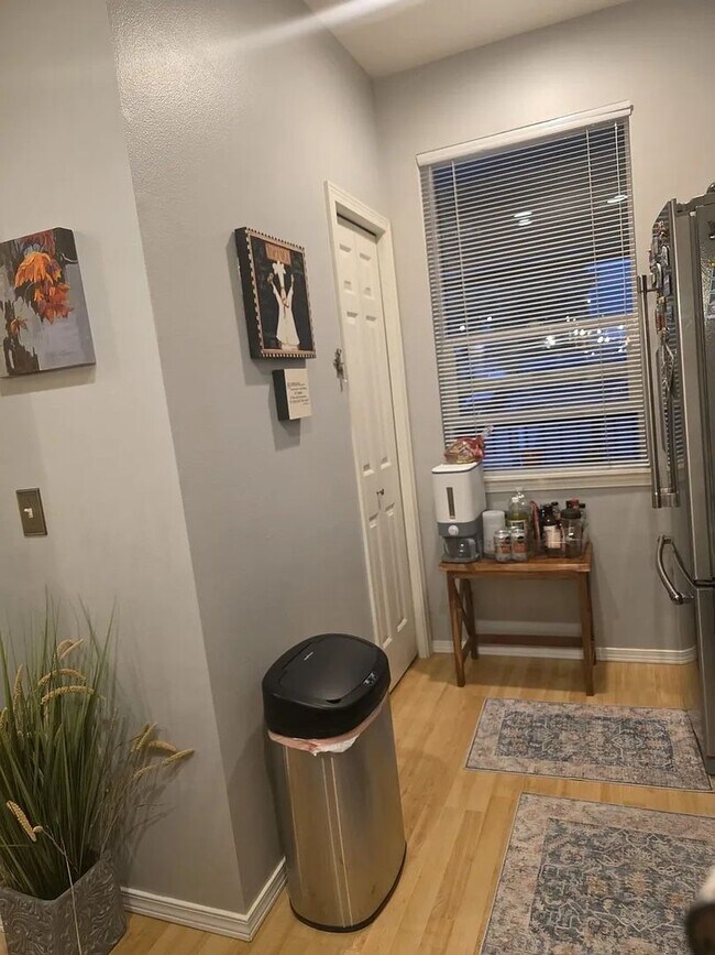 Building Photo - Bright & Renovated 3-Bed Condo in Northshore Summit