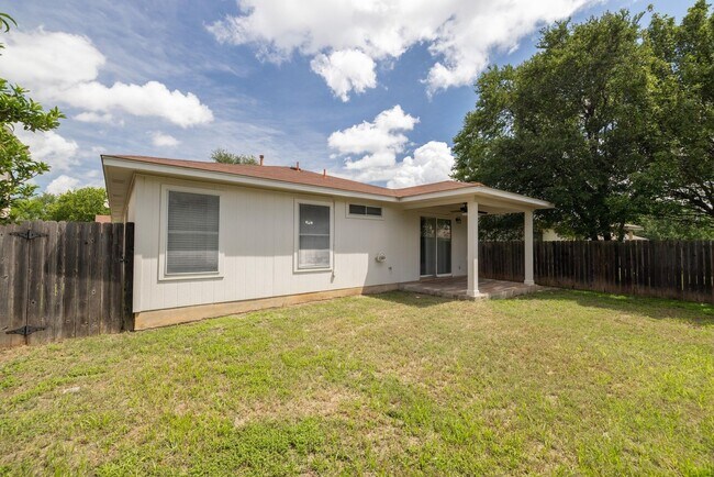 Building Photo - 104 Brentwood Dr