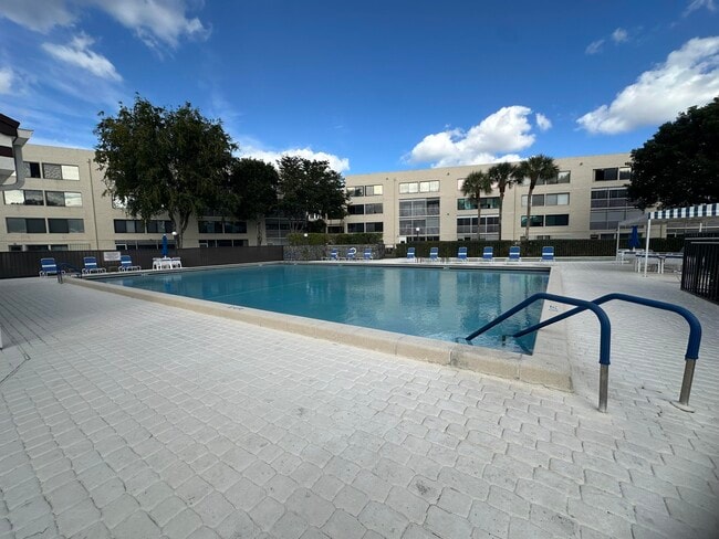 Building Photo - 3138 Via Poinciana