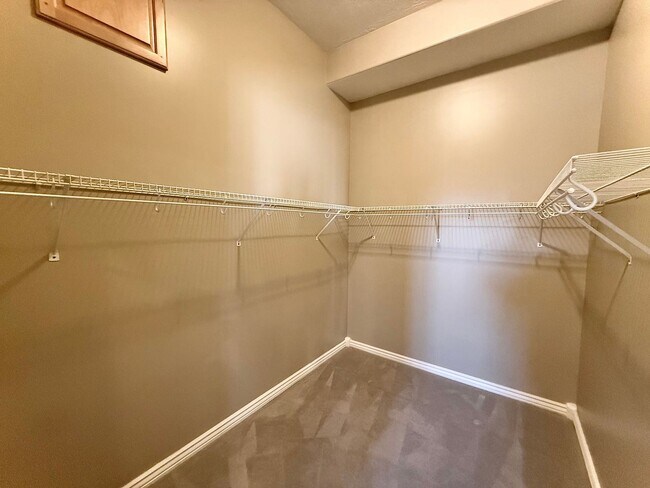 Building Photo - Garden Level in Luxury Home Available Now