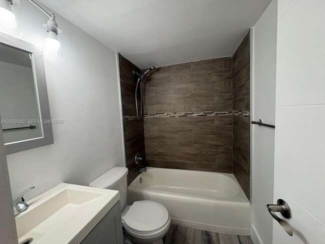 Building Photo - 7545 E Treasure Dr