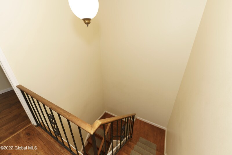 Building Photo - 12 Whispering Pines Rd