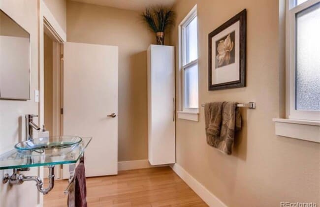 Building Photo - Updated 2-bedroom, 1-bath townhouse in the...