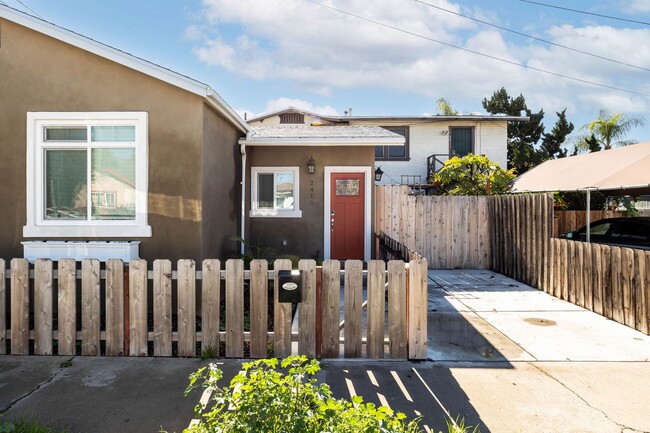Building Photo - North Park Craftsman House!