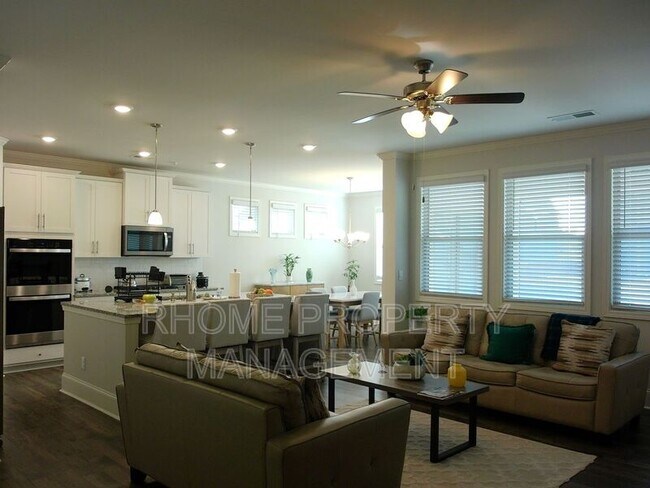 Building Photo - 9926 Stretford Rd