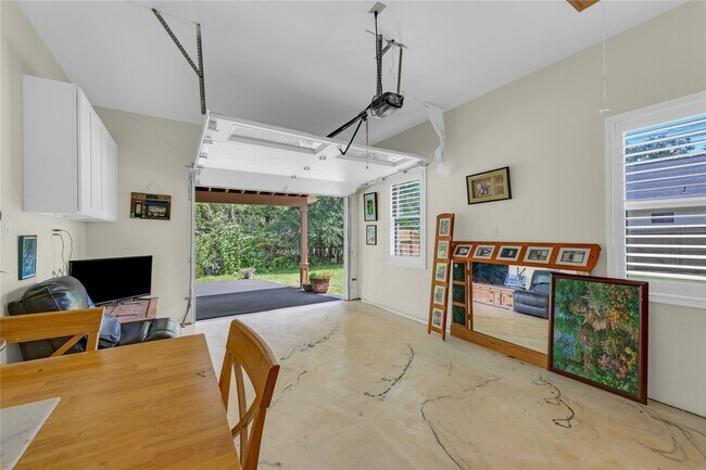 Building Photo - 25737 Glen Loch Dr
