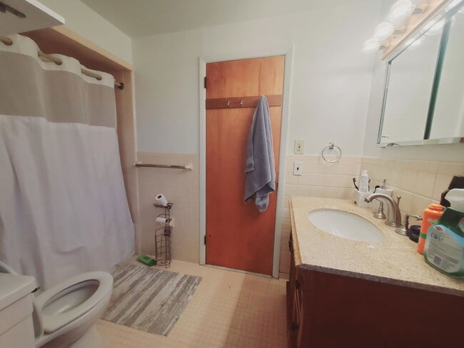 Building Photo - 4 Elmwood St