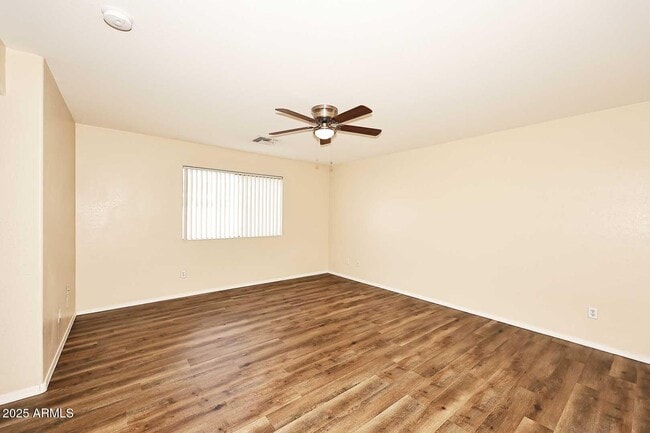 Building Photo - 10532 W Pomo St