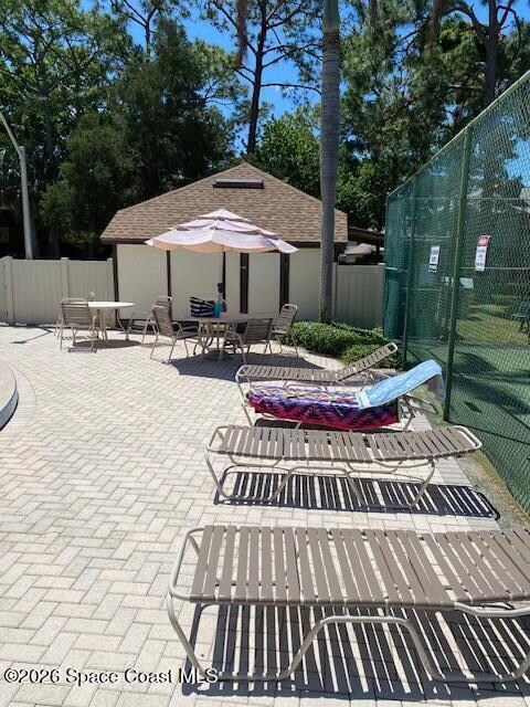 Building Photo - 9045 South Dr