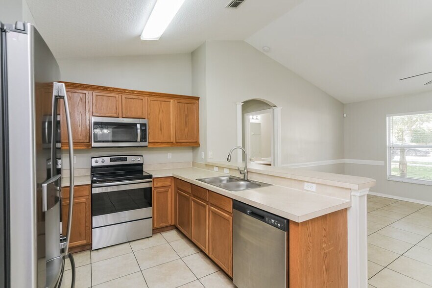 Building Photo - 926 Willow Run St
