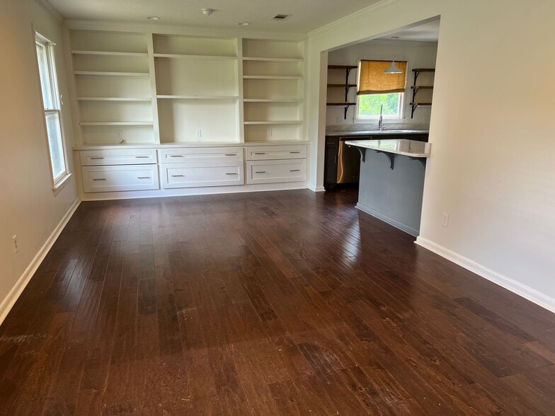 Building Photo - Cary Woods Subdivision