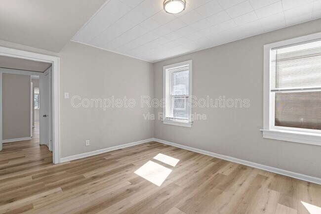 Building Photo - 5300 Bancroft Ave
