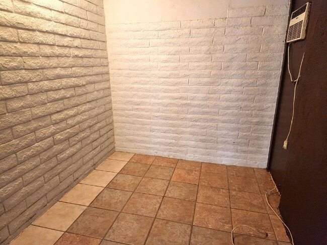 Building Photo - FIRST FLOOR LIVING WITH OPEN KITCHEN, DEN & CARPORT – GCU ACCESS