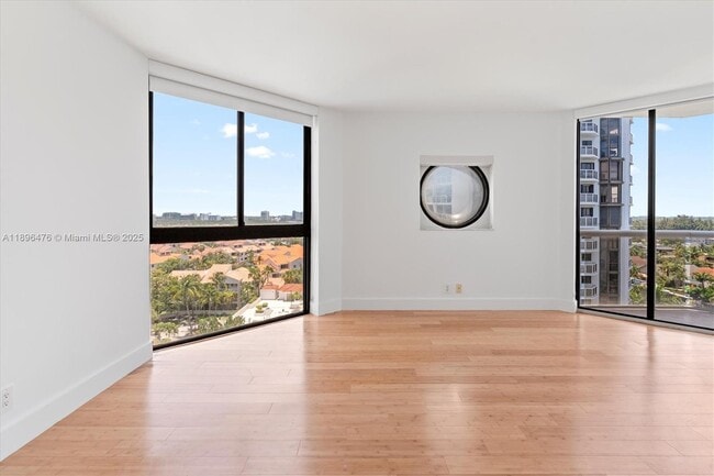 Building Photo - 3610 Yacht Club Dr