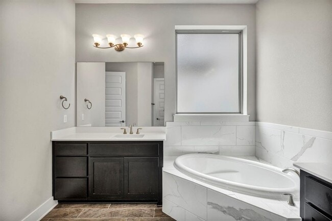 Building Photo - 12909 Mitica Dr