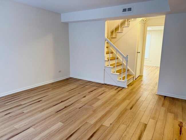 Building Photo - 328 Kirkwood Cir