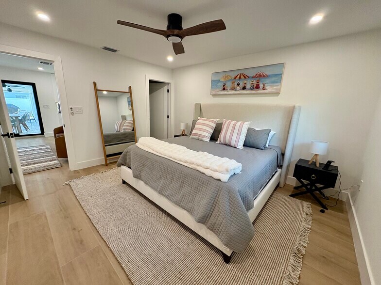 Building Photo - 4440 NE 26th Ave