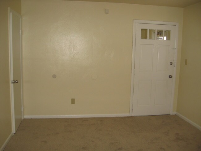 Building Photo - Merrifields Estates Apartments