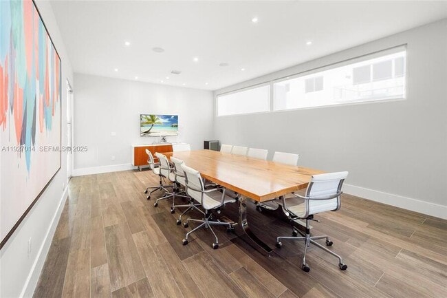 Building Photo - 7455 NW 103rd Pl