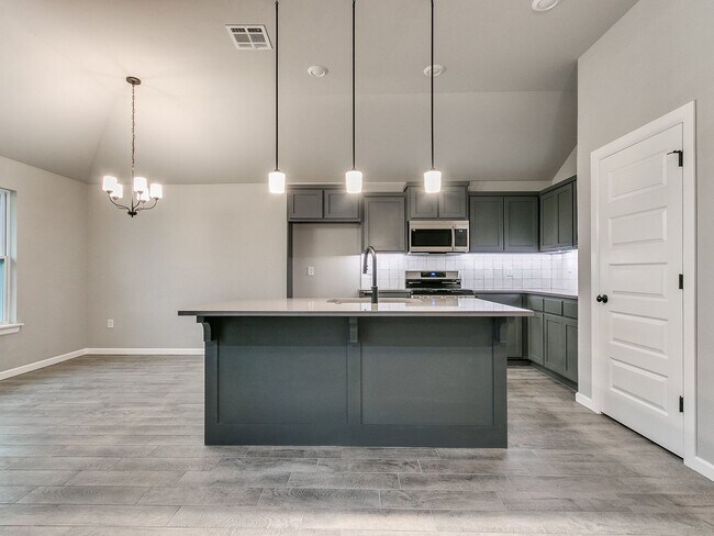 Building Photo - 1ST MONTH FREE