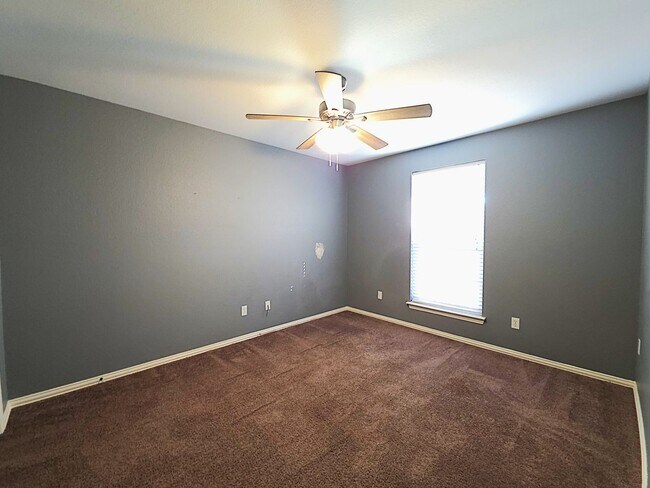 Building Photo - 3323 Mugsy Dr