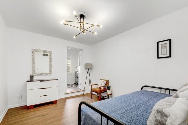 Building Photo - 1813 Dexter St