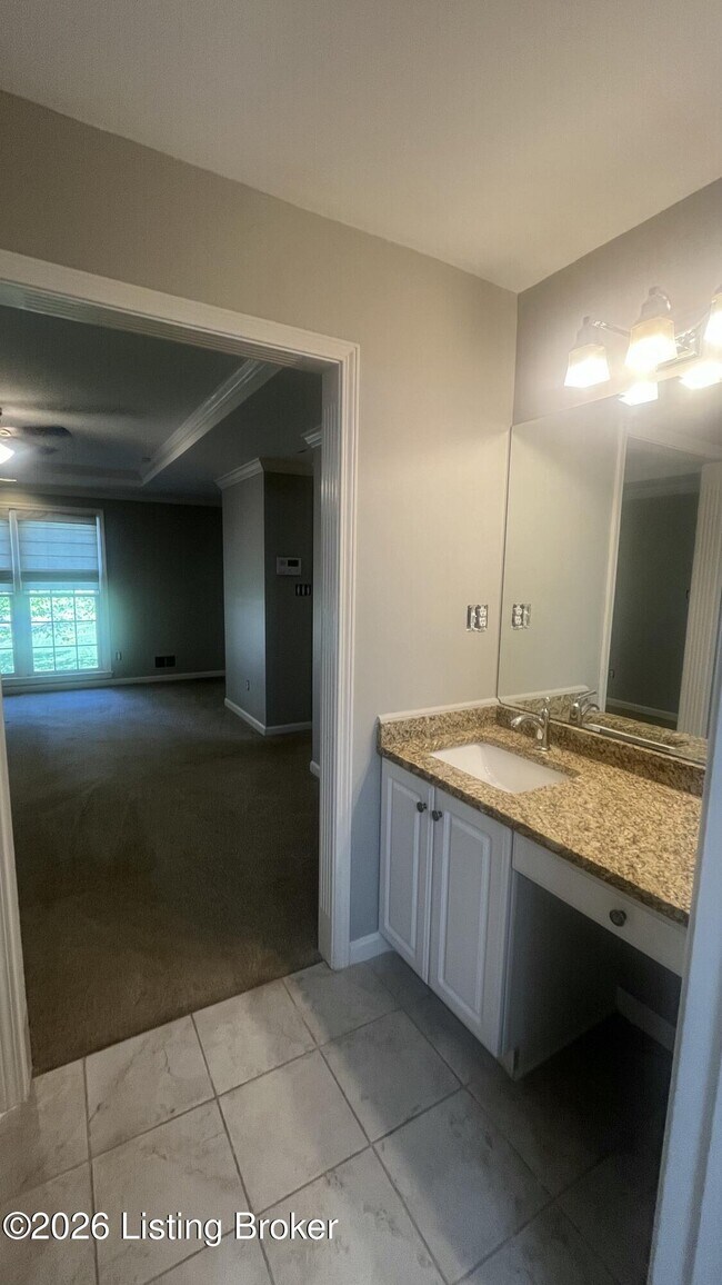 Building Photo - 402 Trinity Hills Ln