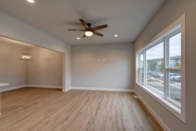 Building Photo - 139 Prairie Heights Dr