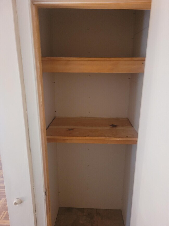 Building Photo - 4808 Fordham Dr