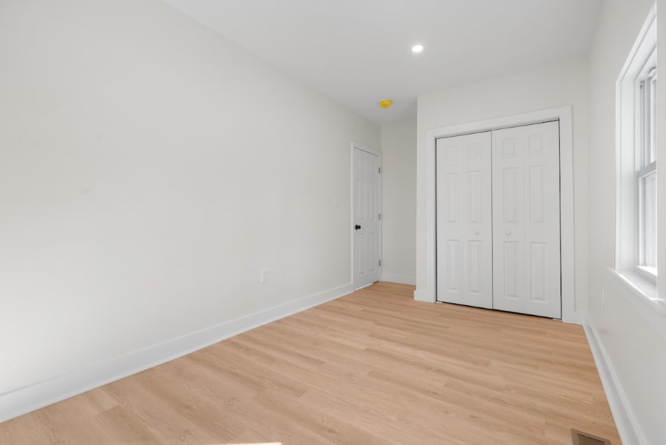 Building Photo - 17 Bridge St