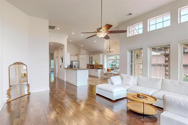 Building Photo - 9964 Madrone Dr