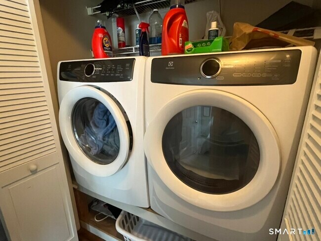 Building Photo - 193 Deerfield Ridge Dr