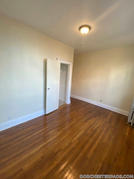 Building Photo - 19 Mora St