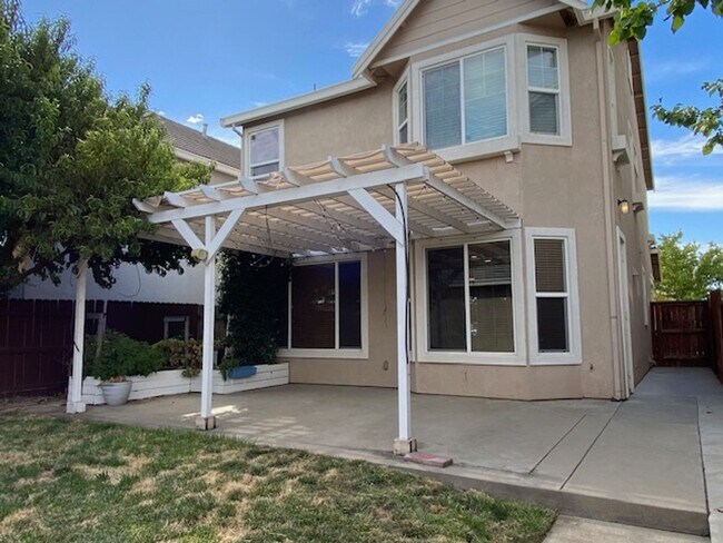 Building Photo - Cute Roseville home walking distance to Ki...