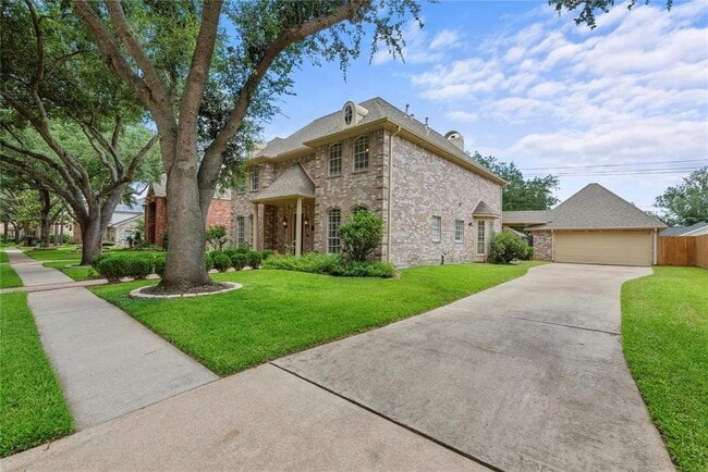 Building Photo - 1822 Lakebend Dr