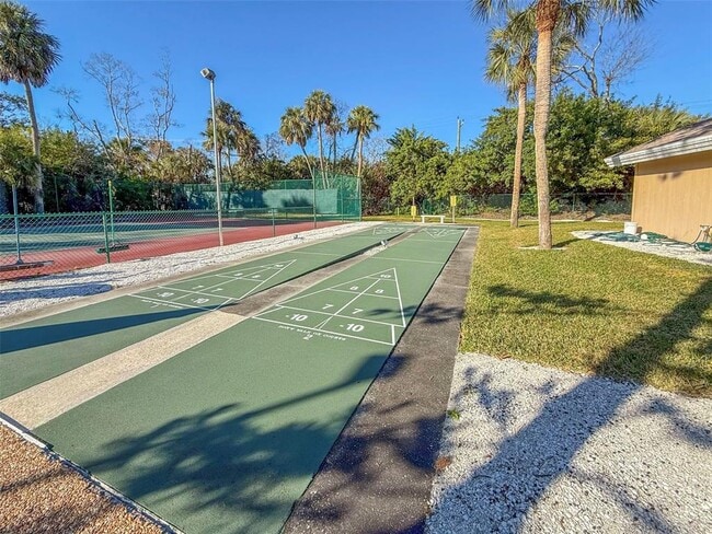 Building Photo - 4958 Village Garden Dr