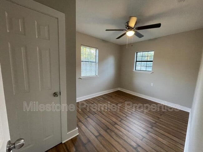 Building Photo - 721 W Monterey St