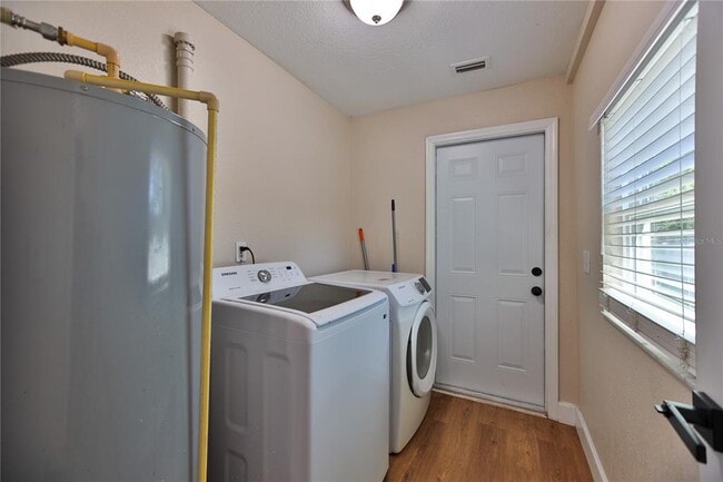 Building Photo - 453 41st Ave S