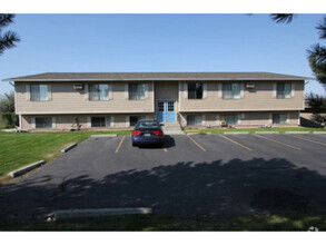 Building Photo - For Rent: Spacious 2 Bed, 1 Bath Apartment...