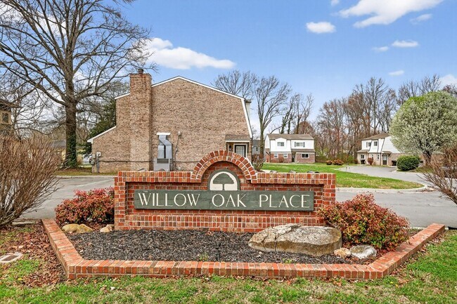 Building Photo - 601 E Grundy St