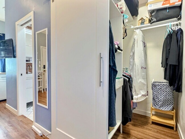 Building Photo - Charming Studio/1BA in Downtown Sunnyvale ...